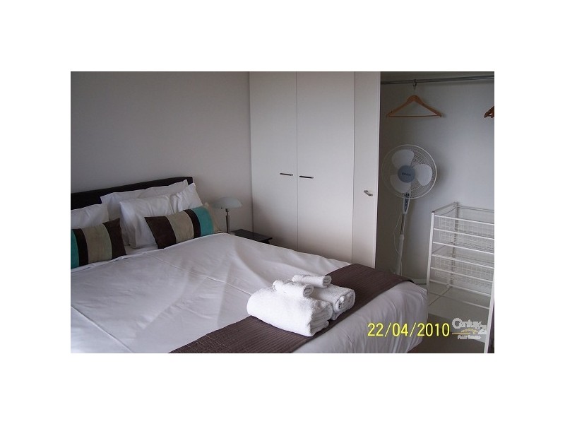 707/20 Rakaia Way, Docklands VIC 3008