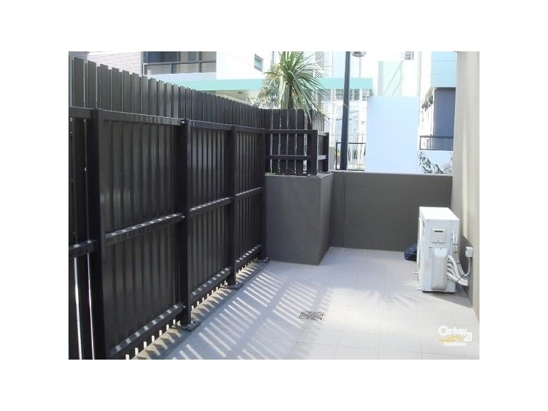 82 Geographe Street, Docklands VIC 3008