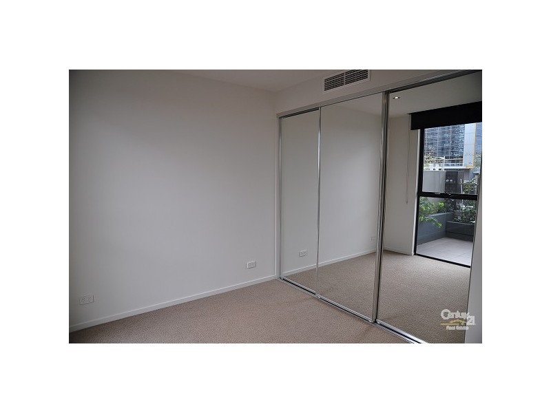 68 GEOGRAPHE ST, Docklands VIC 3008