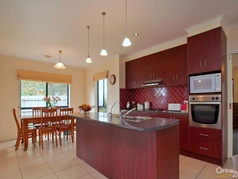 16 Kuan Yin Place, Hastings VIC 3915