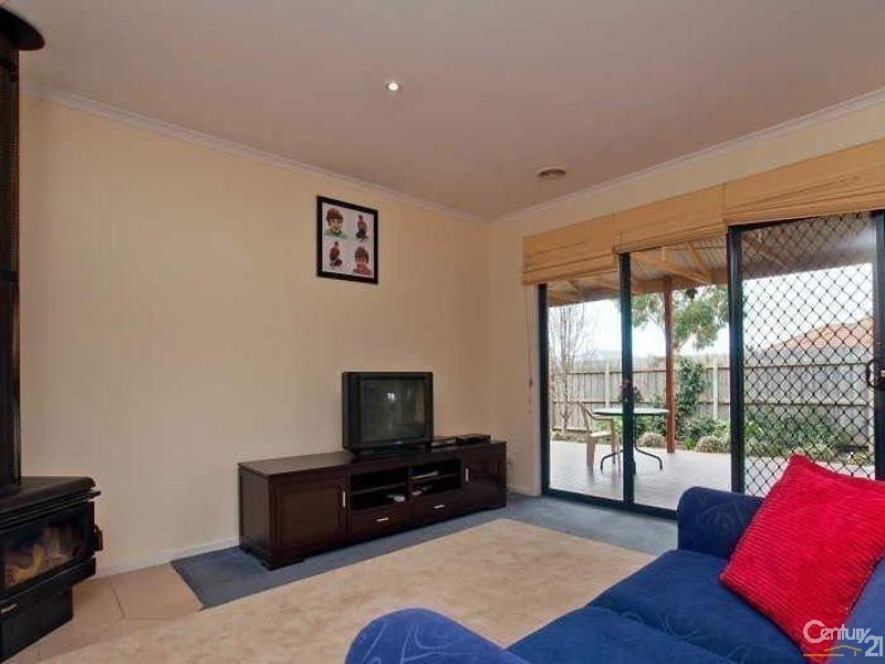 16 Kuan Yin Place, Hastings VIC 3915