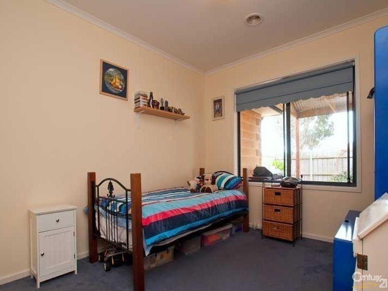 16 Kuan Yin Place, Hastings VIC 3915