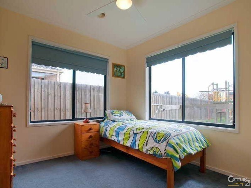 16 Kuan Yin Place, Hastings VIC 3915