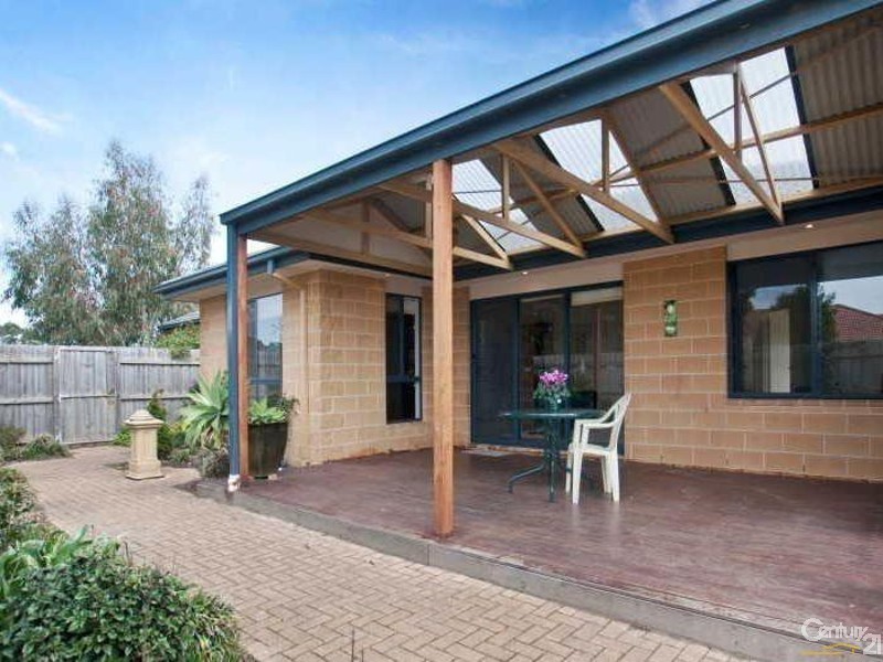 16 Kuan Yin Place, Hastings VIC 3915