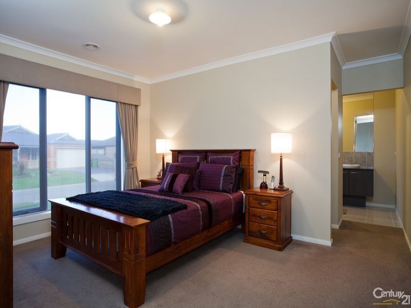 6 Windrest Place, Hastings VIC 3915