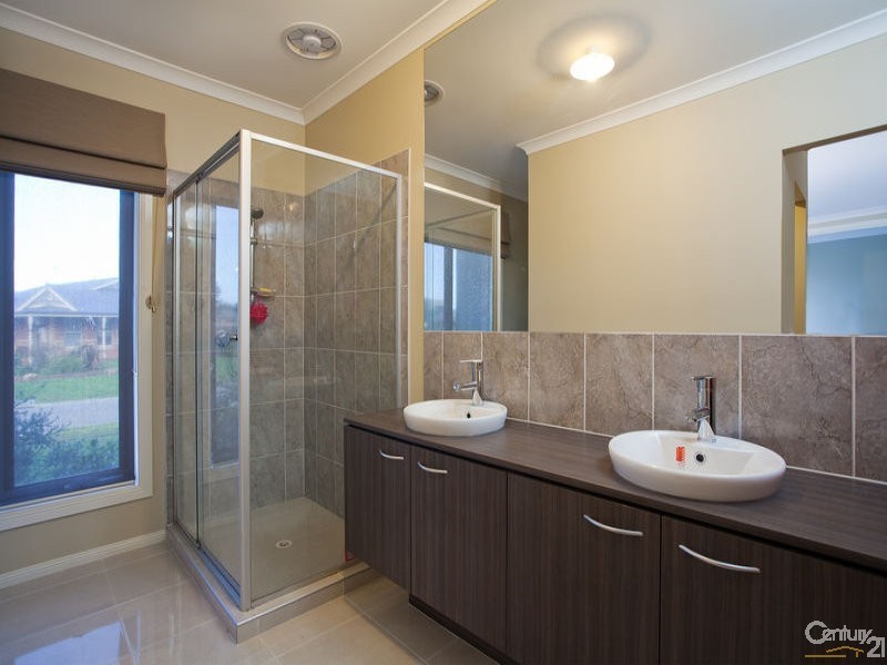 6 Windrest Place, Hastings VIC 3915