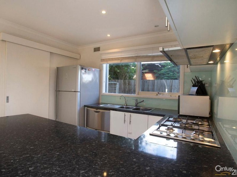 15 Deanswood Drive, Somerville VIC 3912