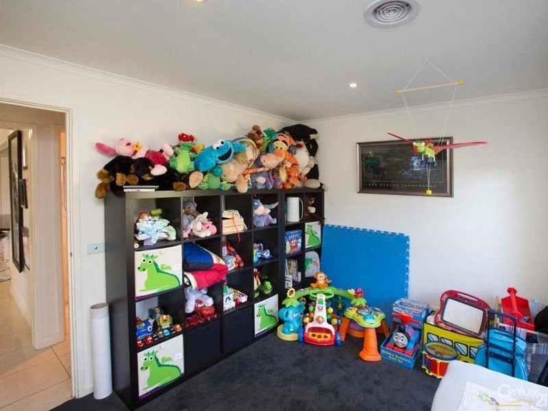 15 Deanswood Drive, Somerville VIC 3912