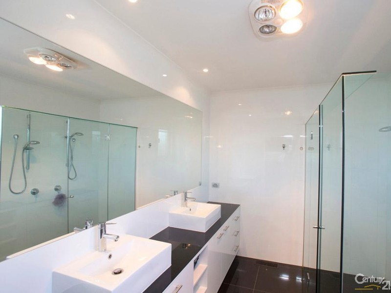 15 Deanswood Drive, Somerville VIC 3912