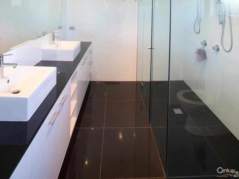 15 Deanswood Drive, Somerville VIC 3912