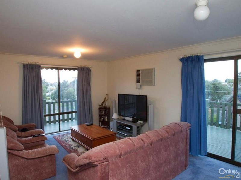 16 Pinewood Drive, Hastings VIC 3915