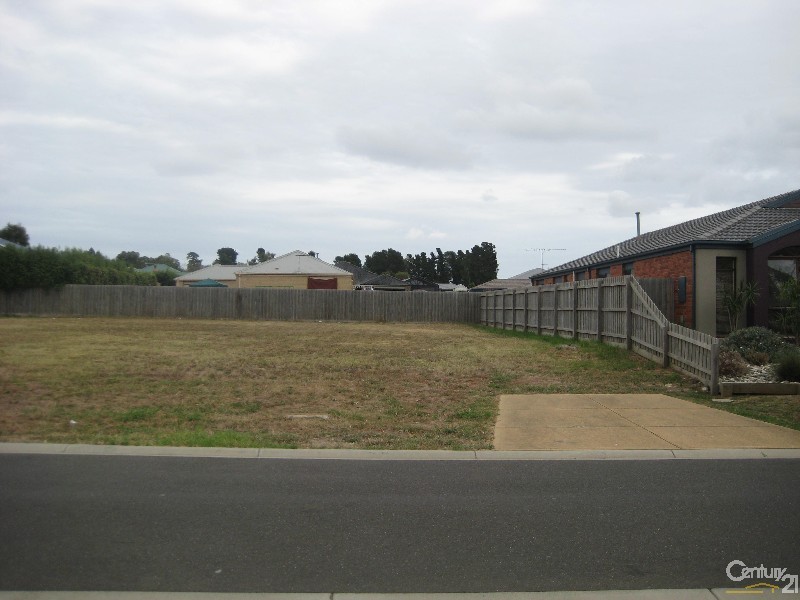 30 Spruce Drive, Hastings VIC 3915