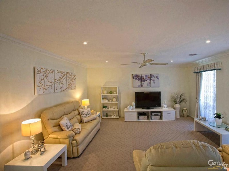 2A Raymond Street, Somerville VIC 3912