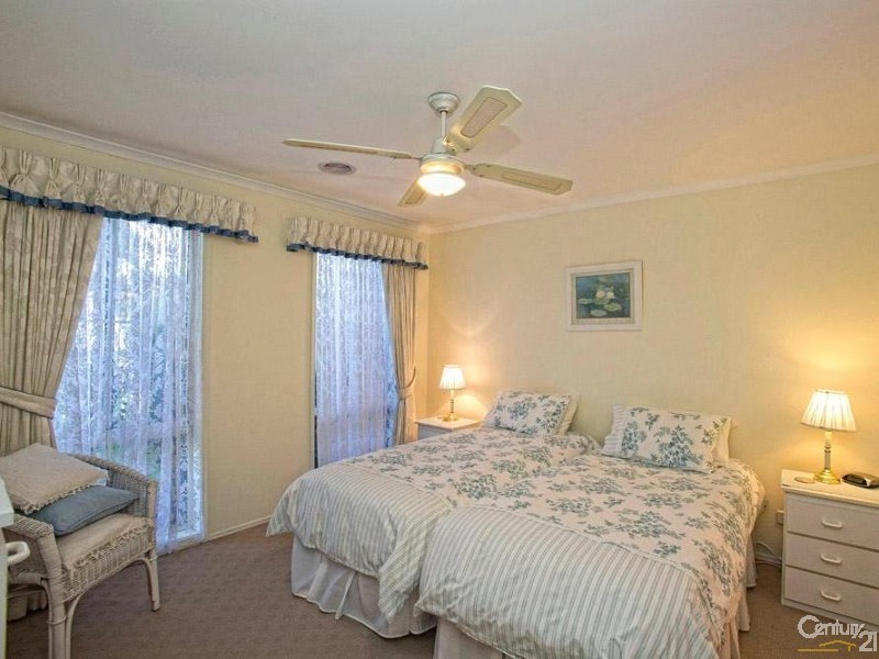 2A Raymond Street, Somerville VIC 3912