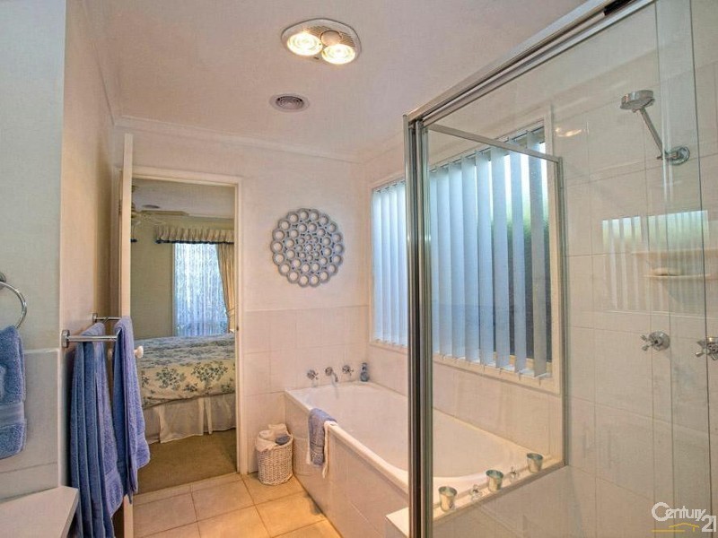 2A Raymond Street, Somerville VIC 3912