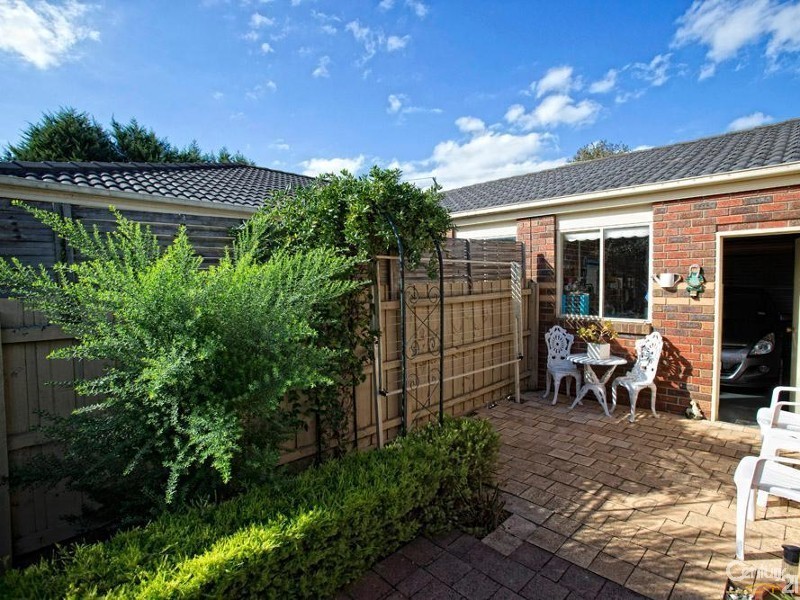 2A Raymond Street, Somerville VIC 3912