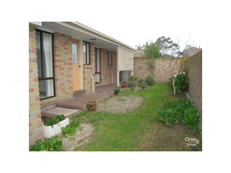 4/2 Simon Street, Hastings VIC 3915