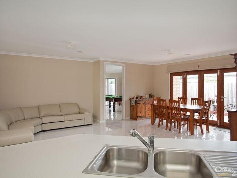 6 Windrest Place, Hastings VIC 3915