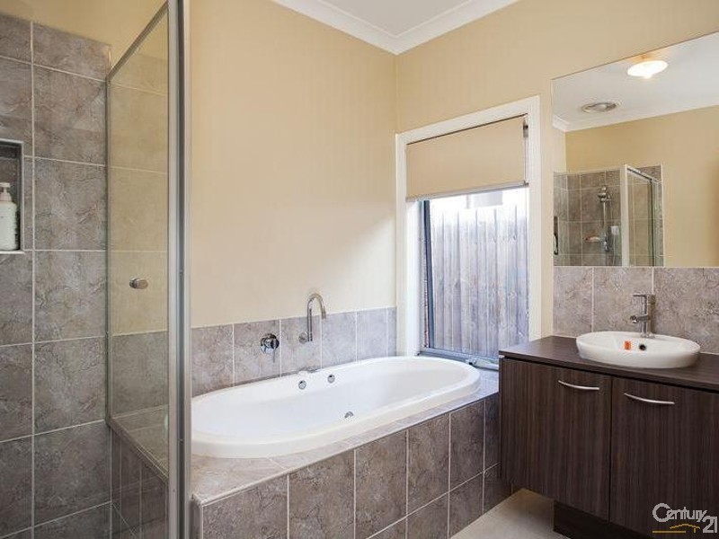 6 Windrest Place, Hastings VIC 3915