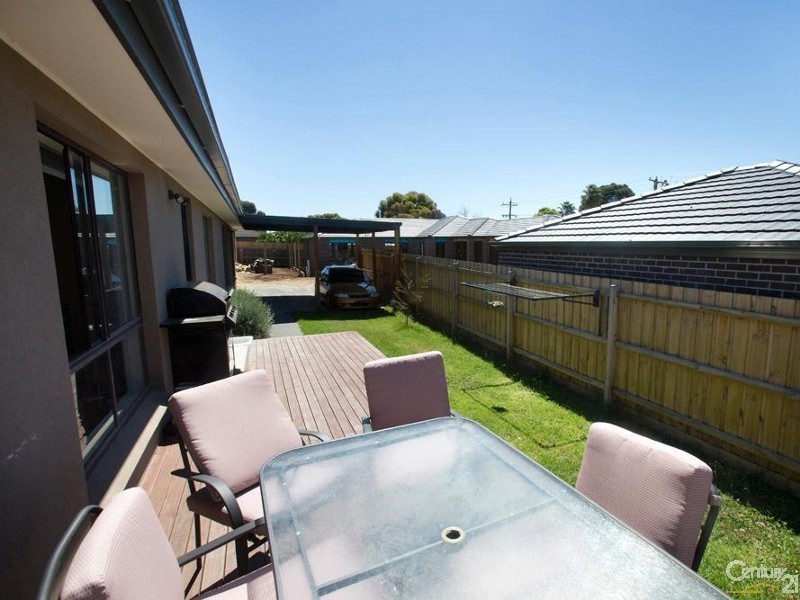 14 Hilltop Rise, Hastings VIC 3915