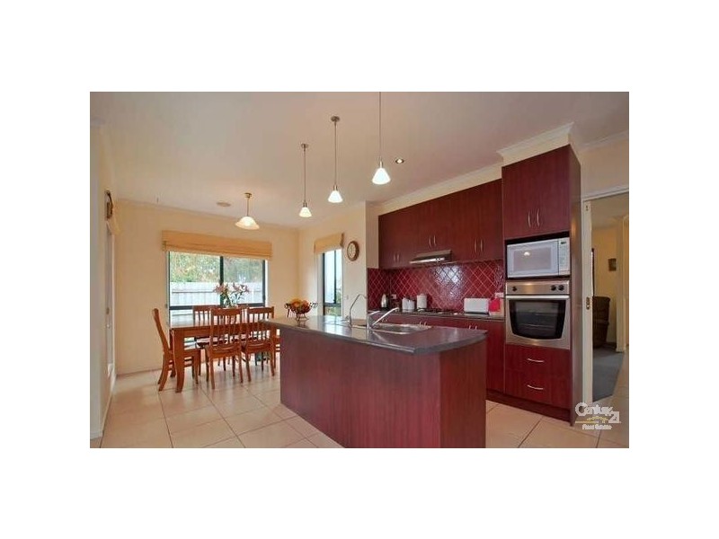 16 Kuan Yin Place, Hastings VIC 3915