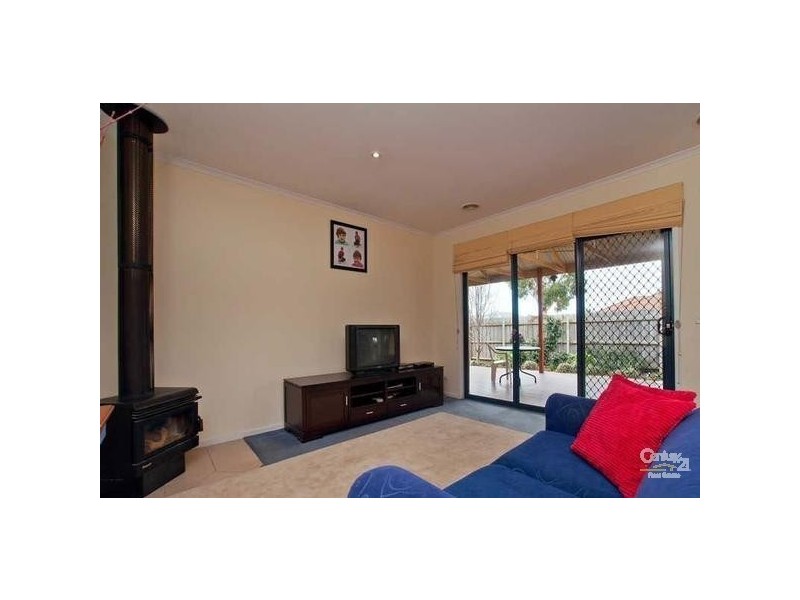 16 Kuan Yin Place, Hastings VIC 3915