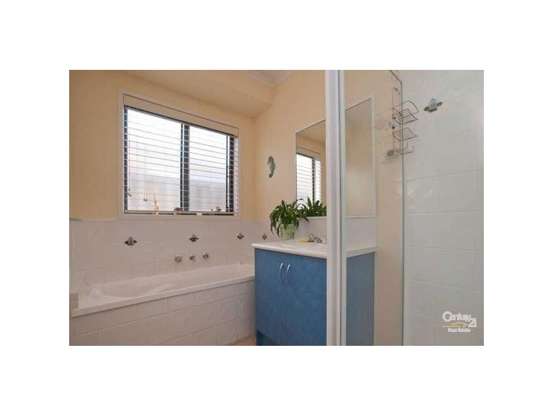 16 Kuan Yin Place, Hastings VIC 3915