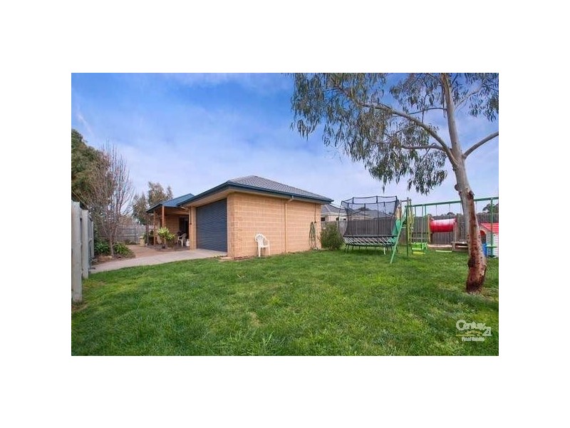 16 Kuan Yin Place, Hastings VIC 3915