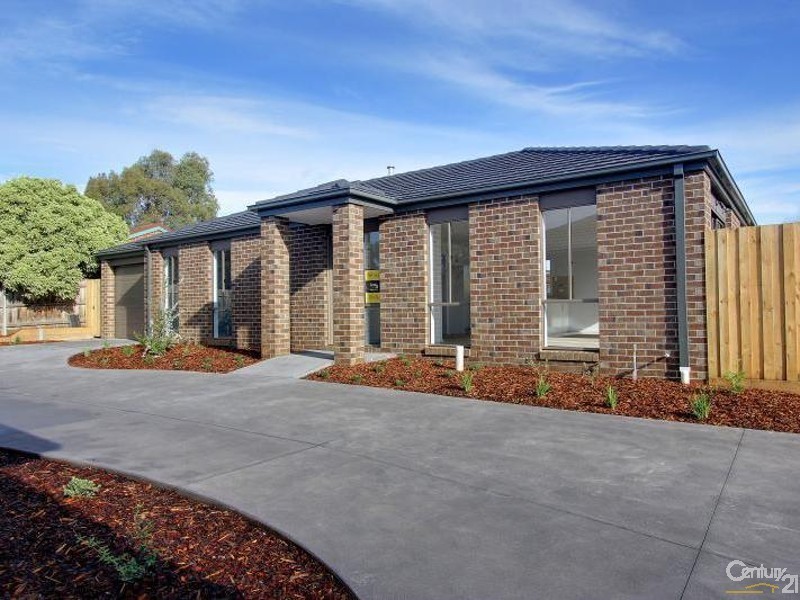 2/14 Hilltop Rise, Hastings VIC 3915