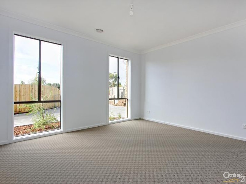 2/14 Hilltop Rise, Hastings VIC 3915