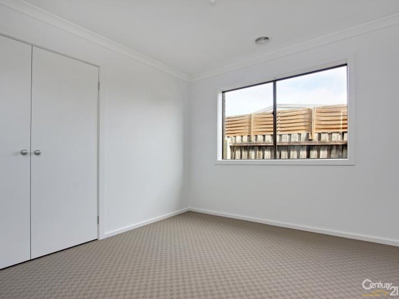 2/14 Hilltop Rise, Hastings VIC 3915