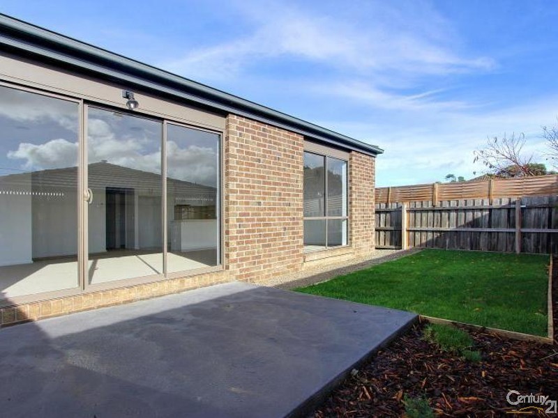 2/14 Hilltop Rise, Hastings VIC 3915