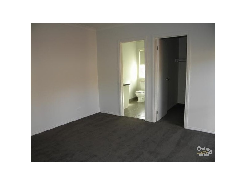 2/17 Railway Crescent, Hastings VIC 3915