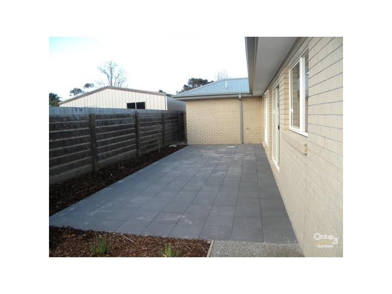 2/17 Railway Crescent, Hastings VIC 3915