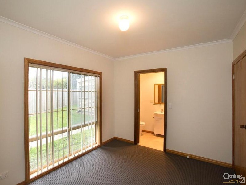 2/1 PARK STREET, Bittern VIC 3918