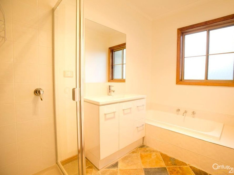 2/1 PARK STREET, Bittern VIC 3918