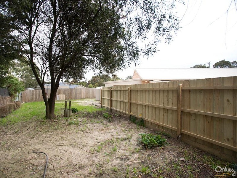 2/1 PARK STREET, Bittern VIC 3918