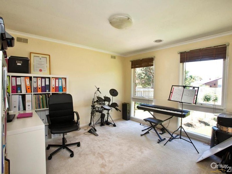 2 Bond Close, Crib Point VIC 3919