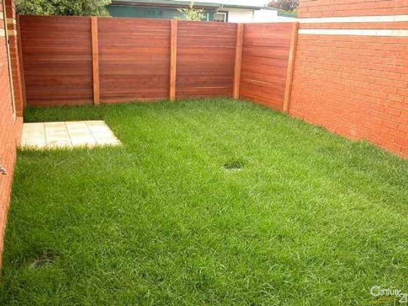 1/27 Edward Street, Hastings VIC 3915