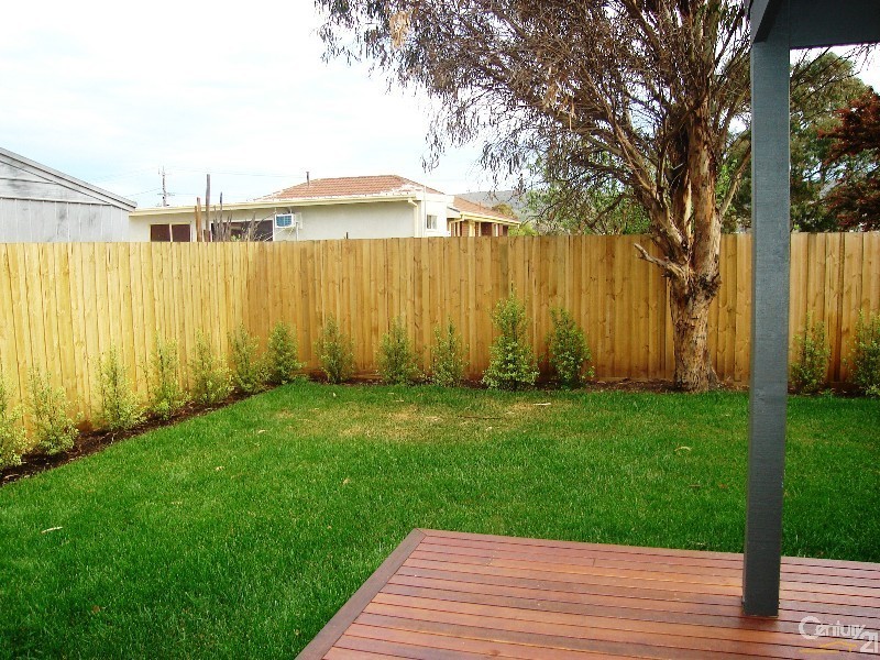 2/2 George Street, Safety Beach VIC 3936