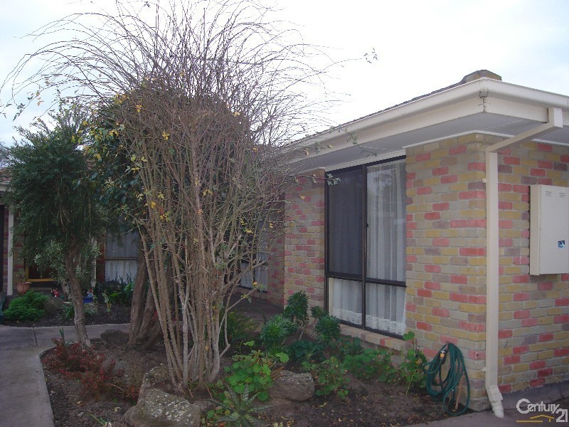 4/2  Simon Street, Hastings VIC 3915