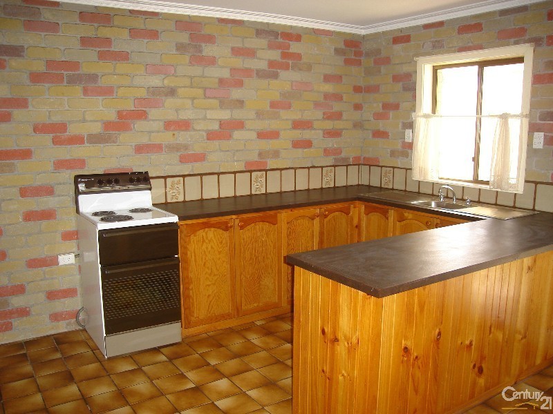 4/2  Simon Street, Hastings VIC 3915