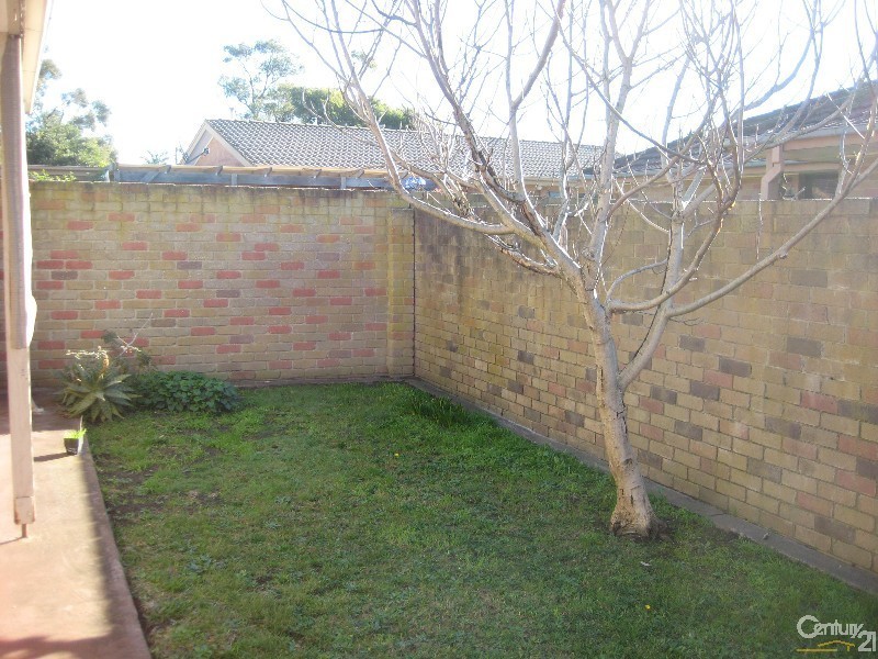 4/2  Simon Street, Hastings VIC 3915