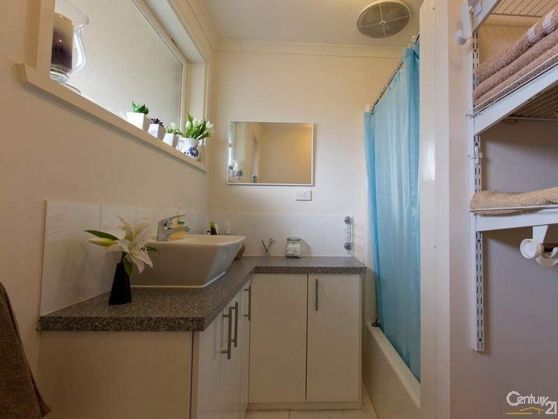 17 Railway Crescent, Hastings VIC 3915