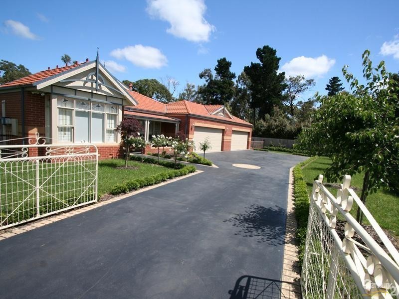 8 Kuan Yin Place, Hastings VIC 3915