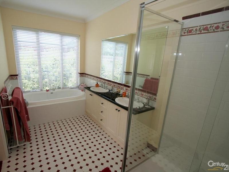 8 Kuan Yin Place, Hastings VIC 3915