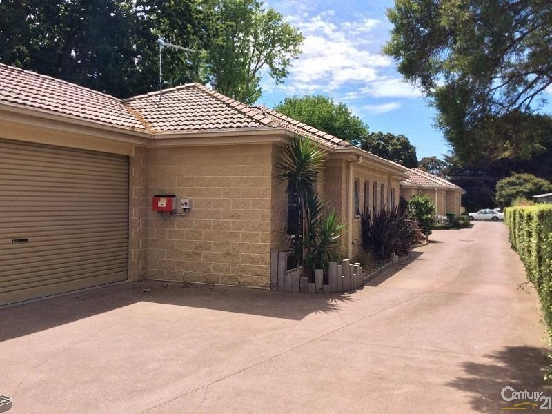 2/7 Herring Street, Hastings VIC 3915