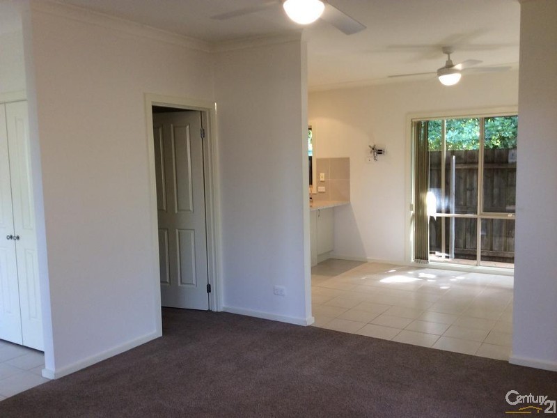 2/7 Herring Street, Hastings VIC 3915