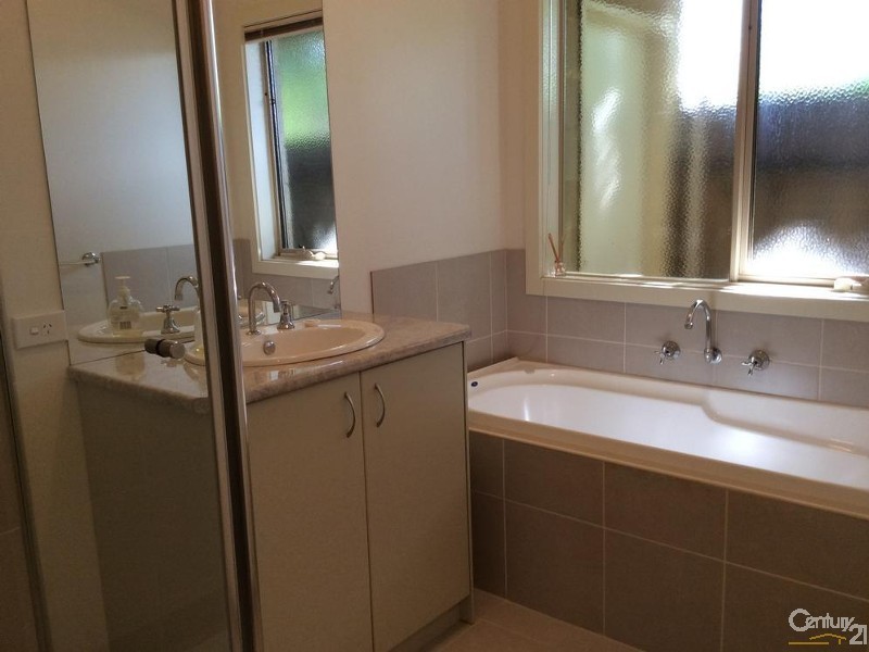 2/7 Herring Street, Hastings VIC 3915