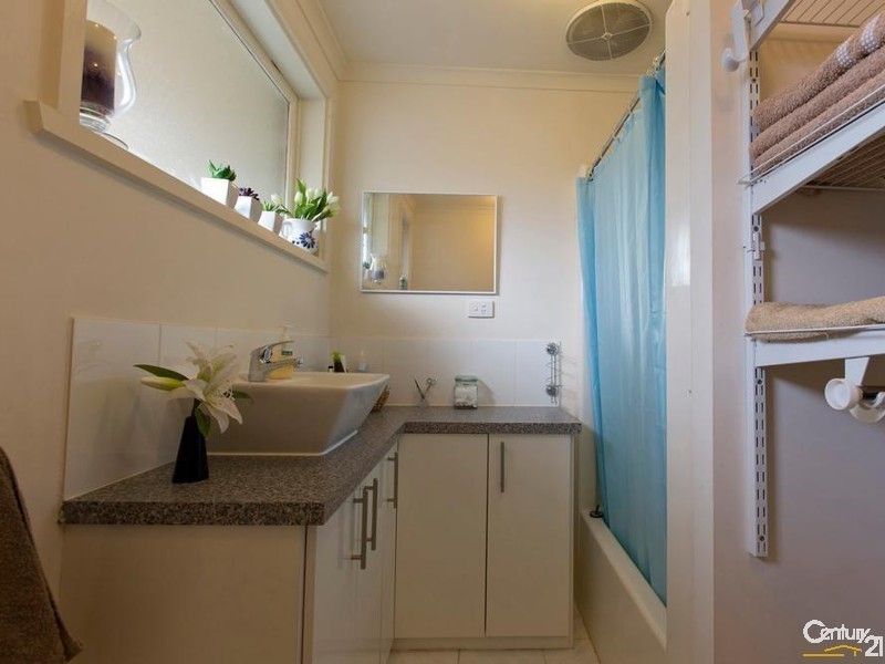 17 Railway Crescent, Hastings VIC 3915